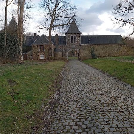 Le Vieux Noyer Bed & Breakfast Nassogne Exterior foto