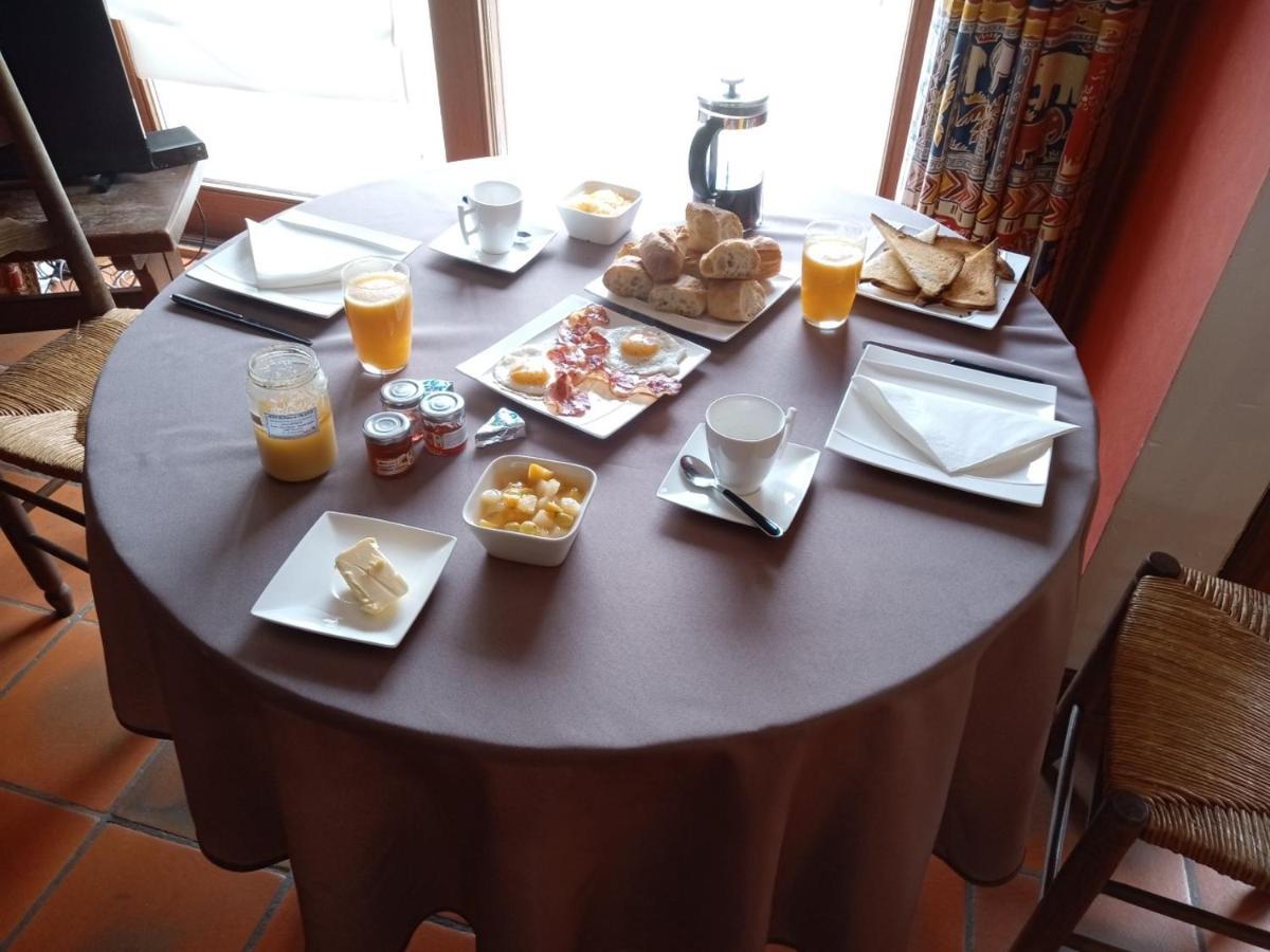 Le Vieux Noyer Bed & Breakfast Nassogne Exterior foto