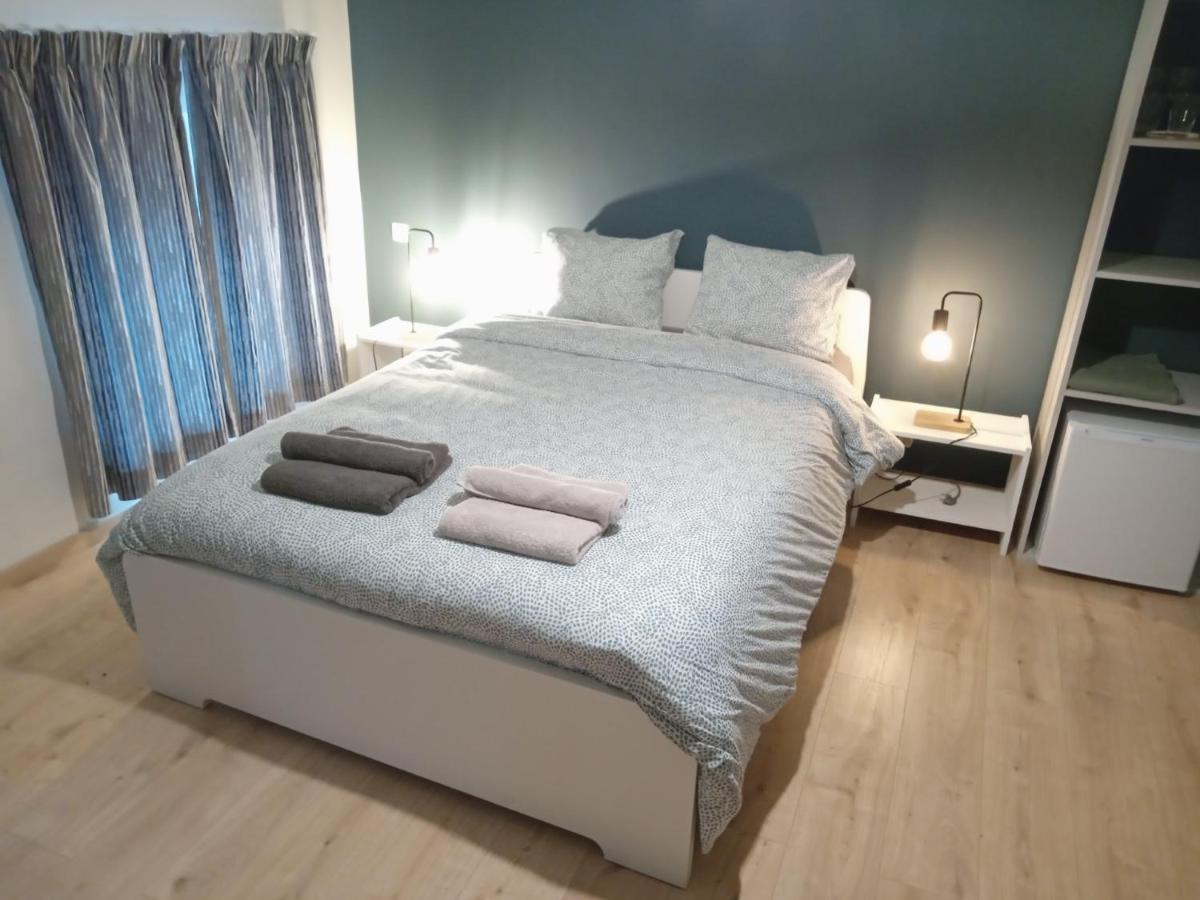 Le Vieux Noyer Bed & Breakfast Nassogne Exterior foto