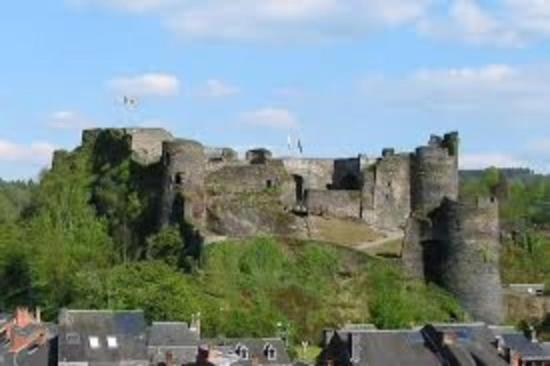 Le Vieux Noyer Bed & Breakfast Nassogne Exterior foto
