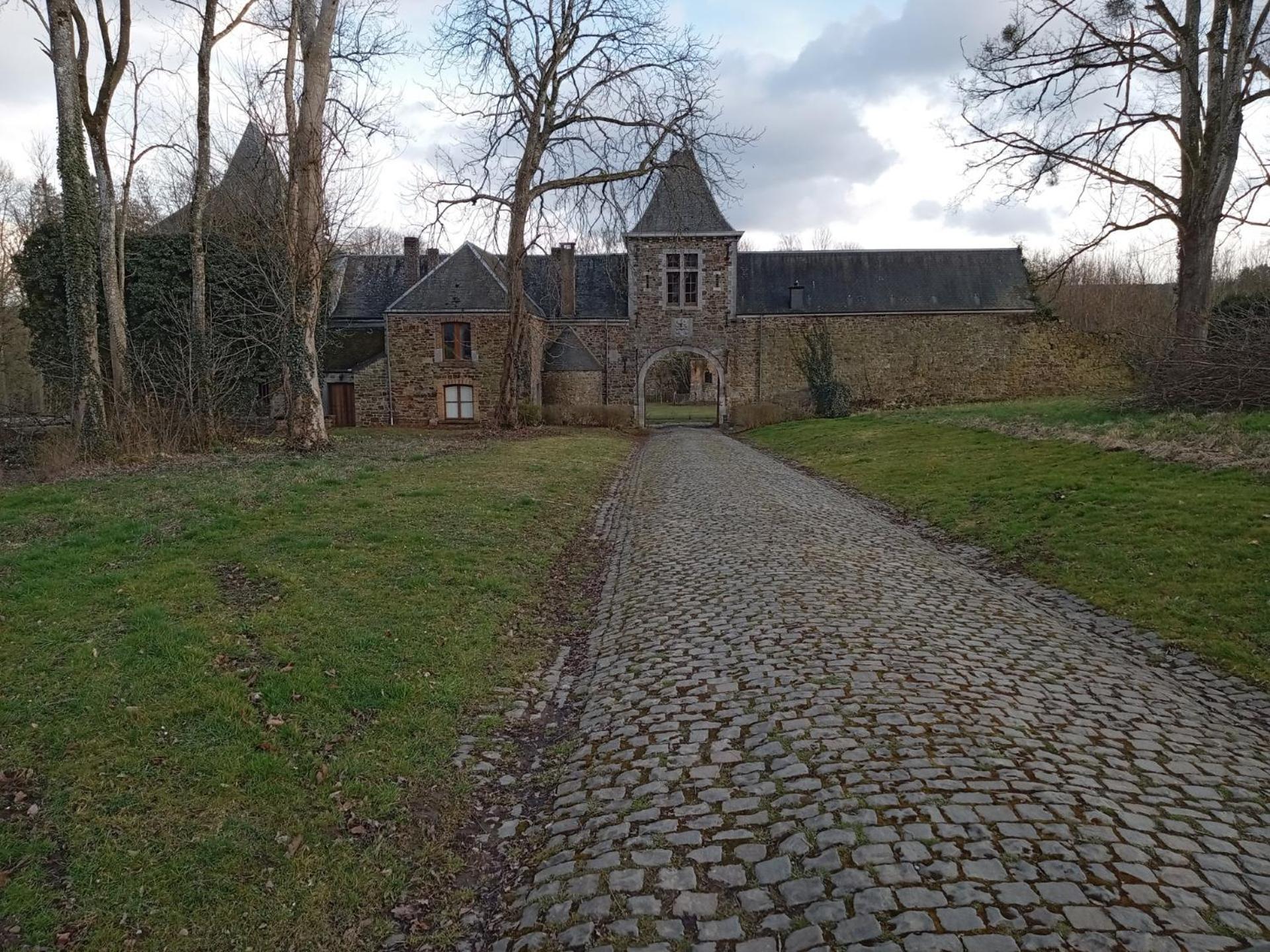 Le Vieux Noyer Bed & Breakfast Nassogne Exterior foto